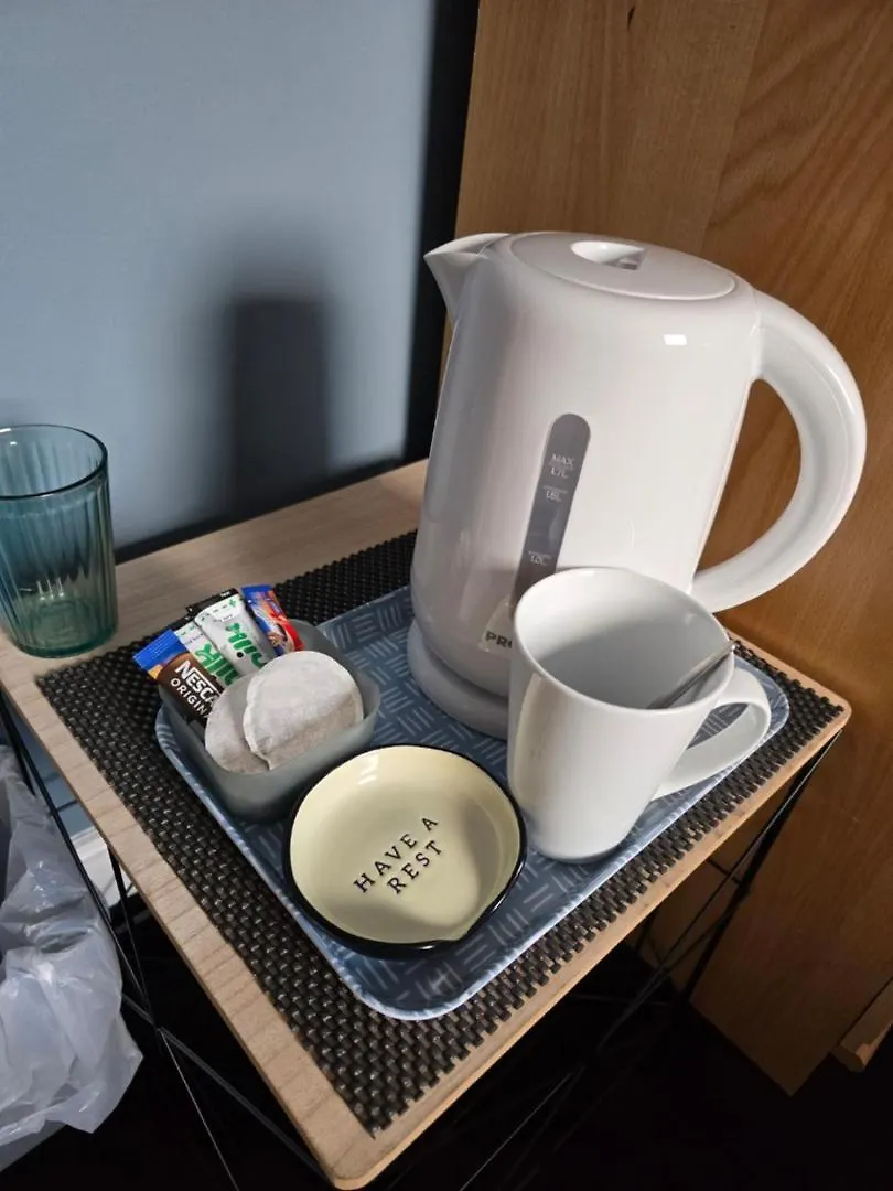 2 Spacious Rooms In The Heart Of The Marina Swansea
