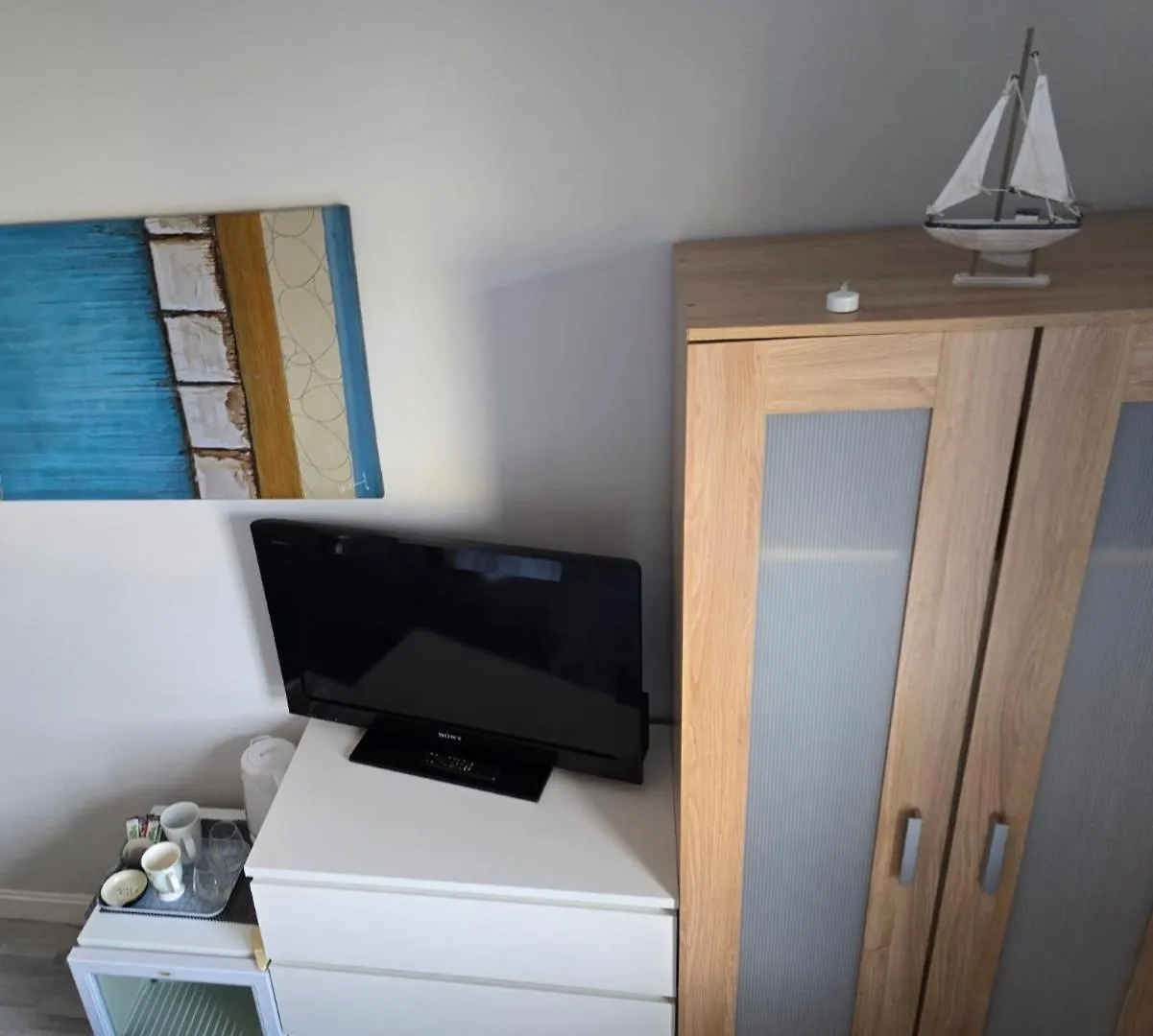 Homestay 2 Spacious Rooms In The Heart Of The Marina Swansea