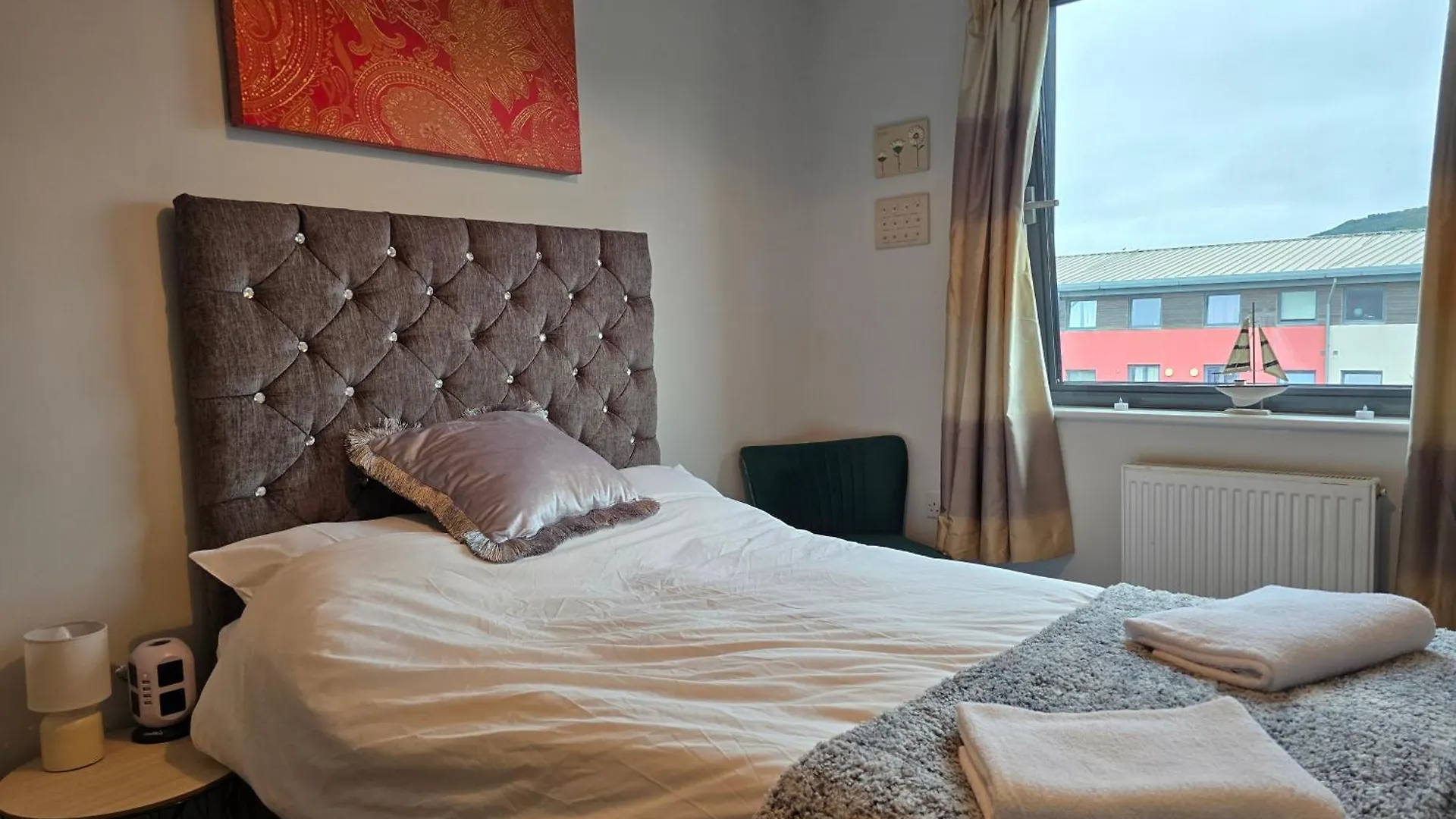 Homestay 2 Spacious Rooms In The Heart Of The Marina Swansea