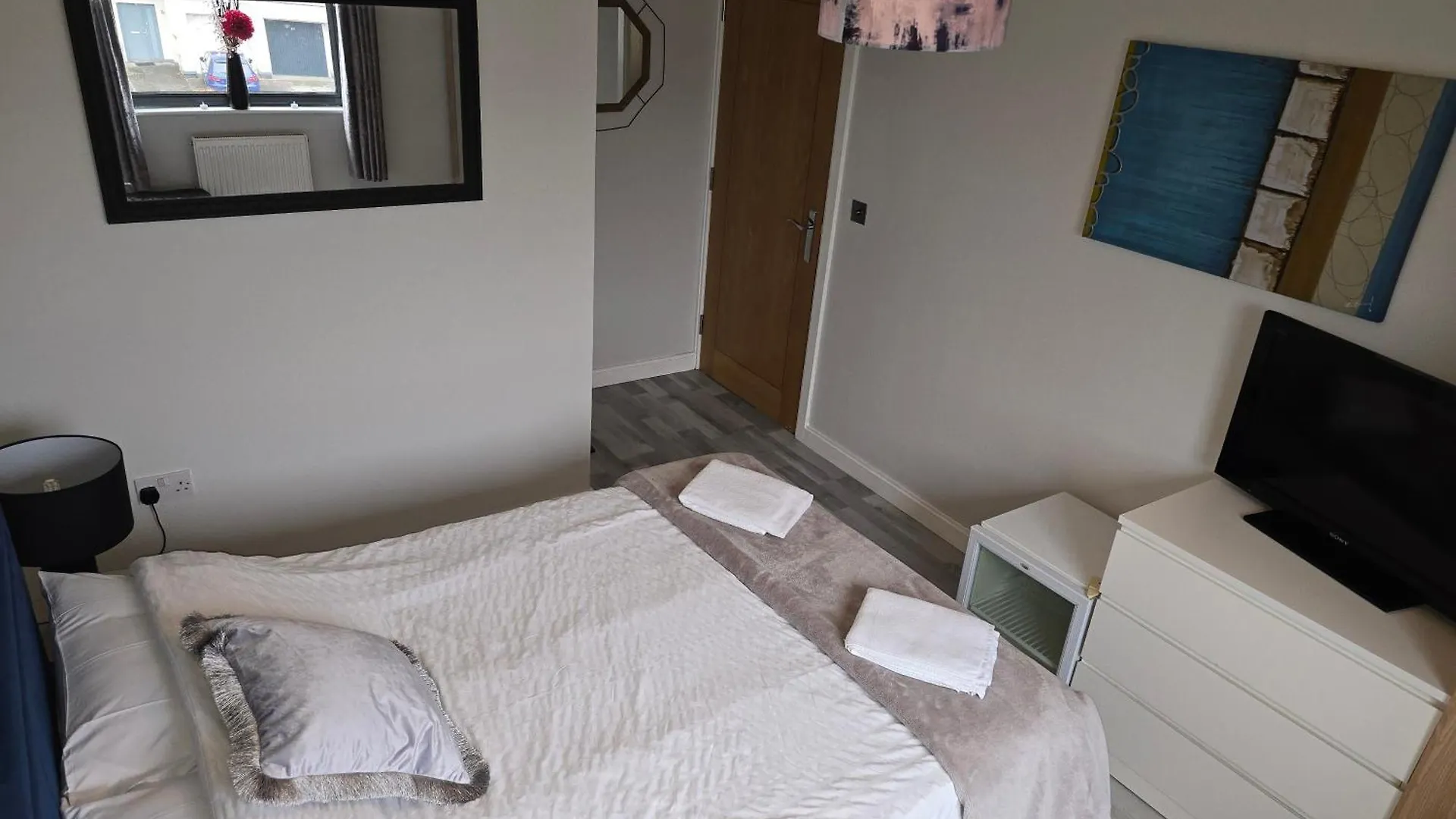 2 Spacious Rooms In The Heart Of The Marina Swansea United Kingdom